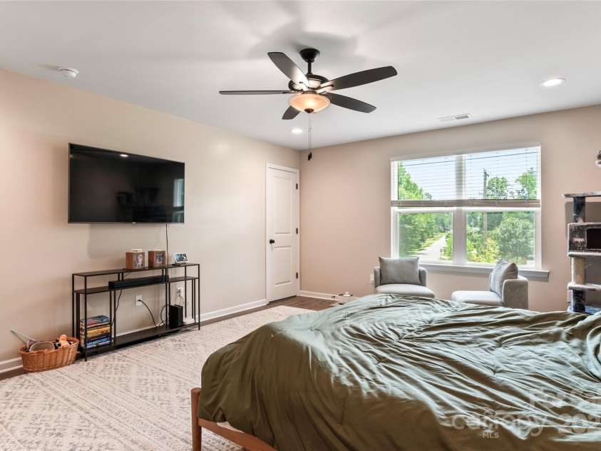 6425 Pamela Street, Huntersville, NC 28078.  MLS# CAR4271629, YatesRealty ID 22058. 