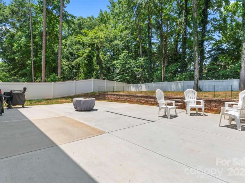 6425 Pamela Street, Huntersville, NC 28078.  MLS# CAR4271629, YatesRealty ID 22058. 