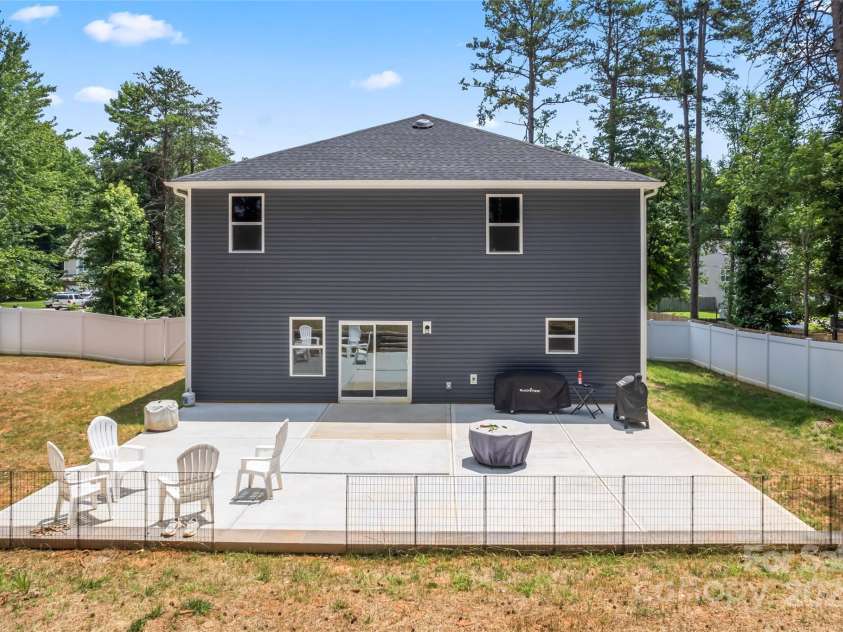 6425 Pamela Street, Huntersville, NC 28078.  MLS# CAR4271629, YatesRealty ID 22058. 