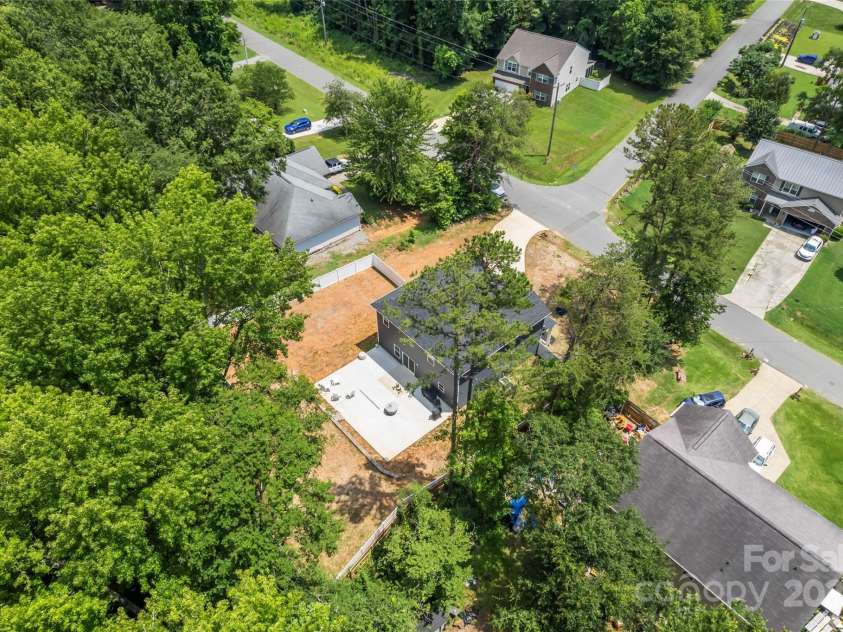 6425 Pamela Street, Huntersville, NC 28078.  MLS# CAR4271629, YatesRealty ID 22058. 