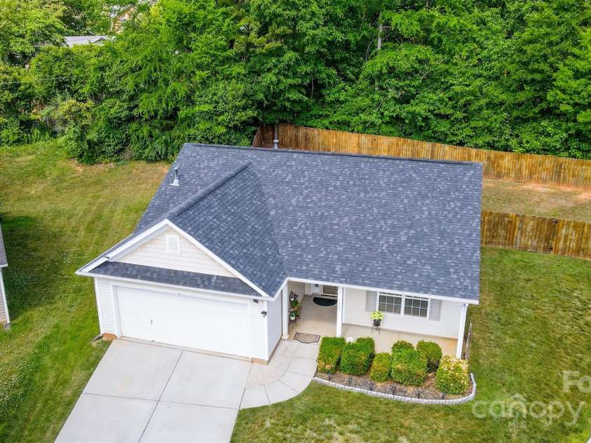 6808 Squirrels Foot Court, Charlotte, NC 28217.  MLS# CAR4252692, YatesRealty ID 22059. 