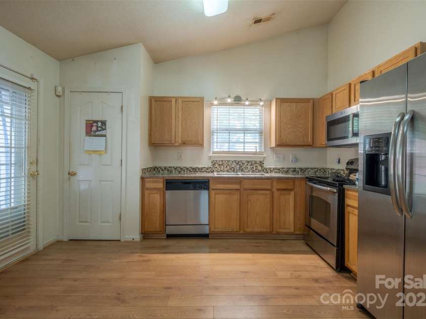 6808 Squirrels Foot Court, Charlotte, NC 28217.  MLS# CAR4252692, YatesRealty ID 22059. 