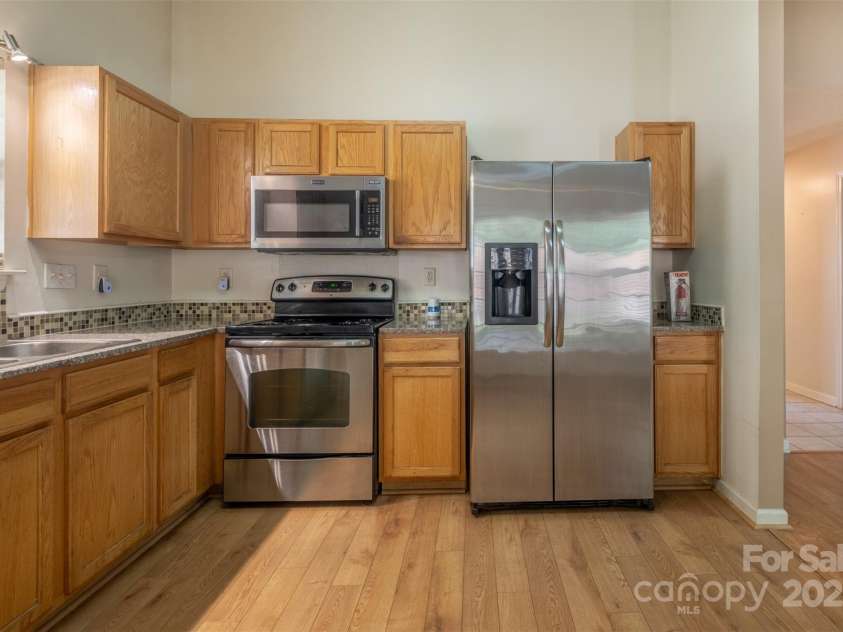 6808 Squirrels Foot Court, Charlotte, NC 28217.  MLS# CAR4252692, YatesRealty ID 22059. 