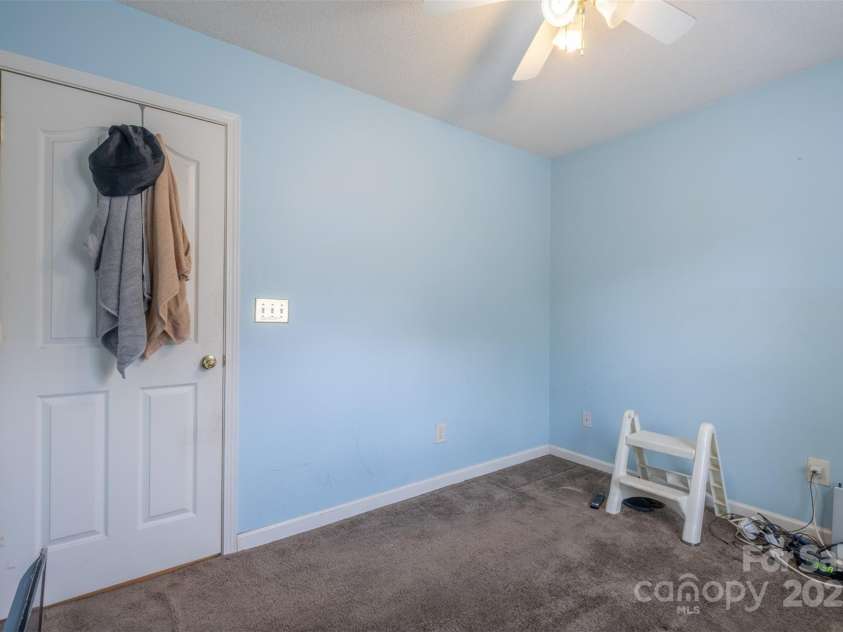 6808 Squirrels Foot Court, Charlotte, NC 28217.  MLS# CAR4252692, YatesRealty ID 22059. 