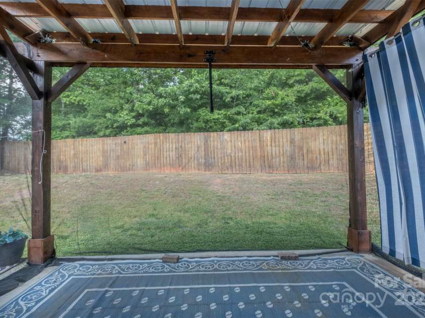 6808 Squirrels Foot Court, Charlotte, NC 28217.  MLS# CAR4252692, YatesRealty ID 22059. 