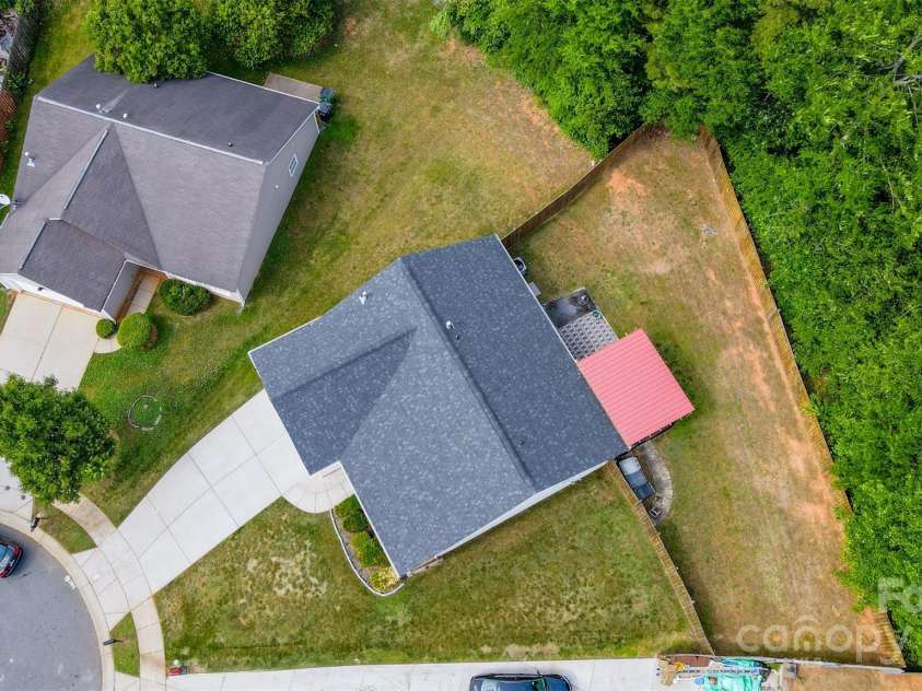 6808 Squirrels Foot Court, Charlotte, NC 28217.  MLS# CAR4252692, YatesRealty ID 22059. 