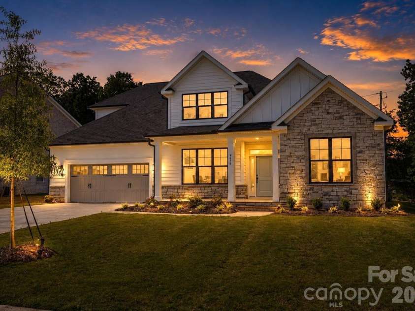 9925 Ardley Park Way, Mint Hill, NC 28227.  MLS# CAR4382478, YatesRealty ID 22059. 
