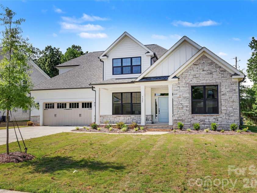 9925 Ardley Park Way, Mint Hill, NC 28227.  MLS# CAR4382478, YatesRealty ID 22059. 
