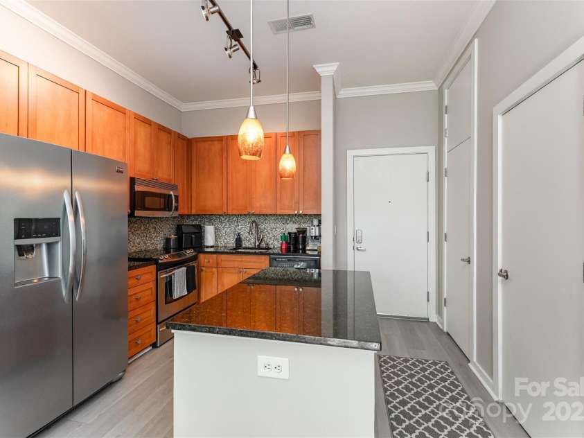 525 6th Street, Charlotte, NC 28202.  MLS# CAR4316766, YatesRealty ID 2206. 