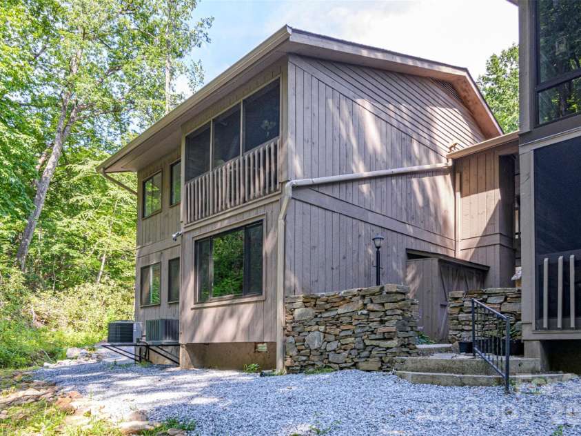 55 Lake Drive, Laurel Park, NC 28739.  MLS# CAR4395165, YatesRealty ID 2206. 
