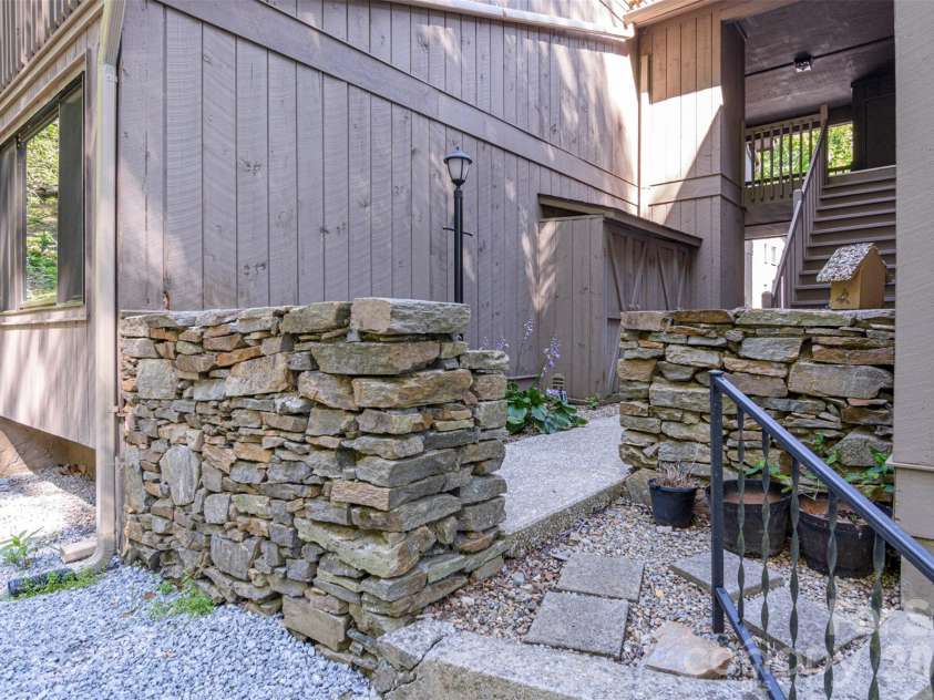 55 Lake Drive, Laurel Park, NC 28739.  MLS# CAR4395165, YatesRealty ID 2206. 
