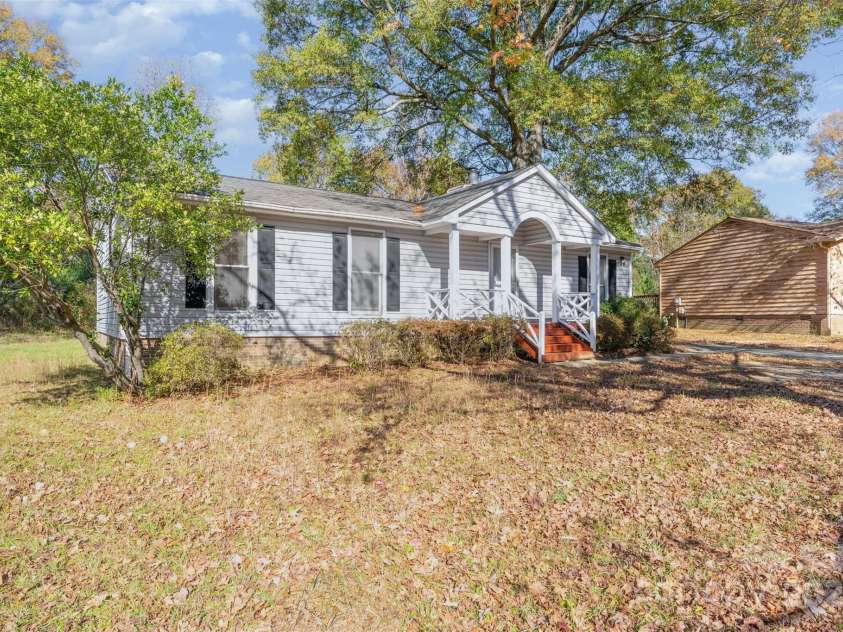 8331 Gera Emma Drive, Charlotte, NC 28215.  MLS# CAR4320763, YatesRealty ID 2206. 