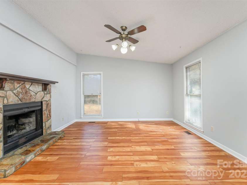 8331 Gera Emma Drive, Charlotte, NC 28215.  MLS# CAR4320763, YatesRealty ID 2206. 