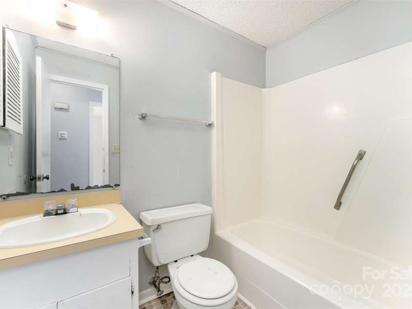 8331 Gera Emma Drive, Charlotte, NC 28215.  MLS# CAR4320763, YatesRealty ID 2206. 