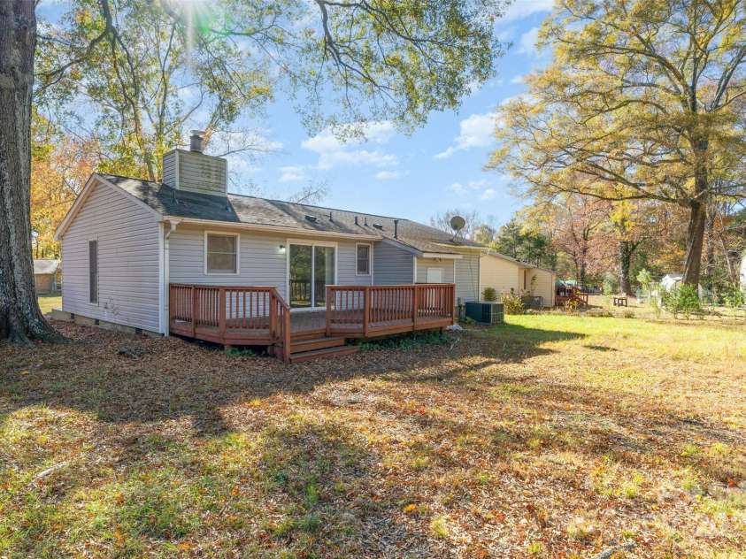 8331 Gera Emma Drive, Charlotte, NC 28215.  MLS# CAR4320763, YatesRealty ID 2206. 