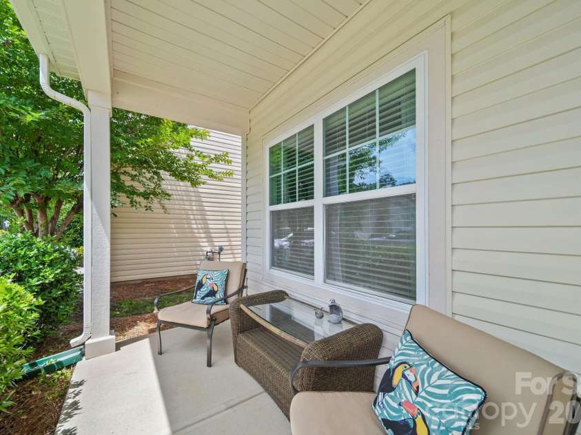 5057 Newport Lakes Drive, Rock Hill, SC 29732.  MLS# CAR4381282, YatesRealty ID 22060. 