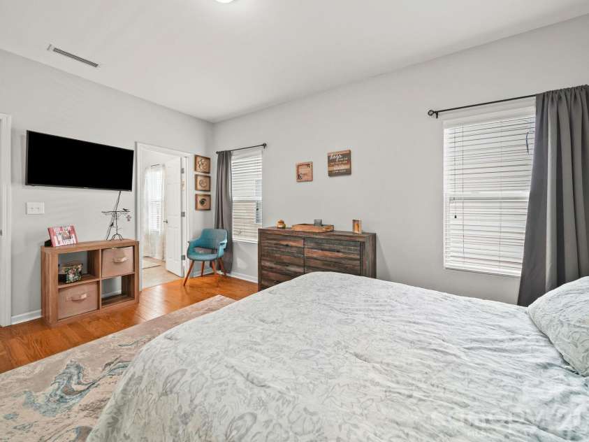 5057 Newport Lakes Drive, Rock Hill, SC 29732.  MLS# CAR4381282, YatesRealty ID 22060. 
