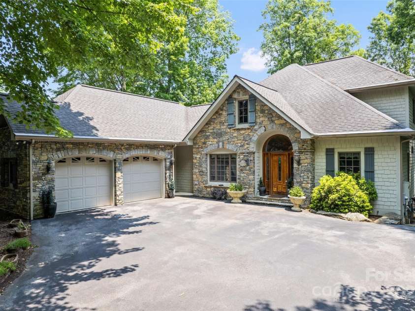 102 Coyote Ridge, Maggie Valley, NC 28751.  MLS# CAR4268355, YatesRealty ID 22061. 