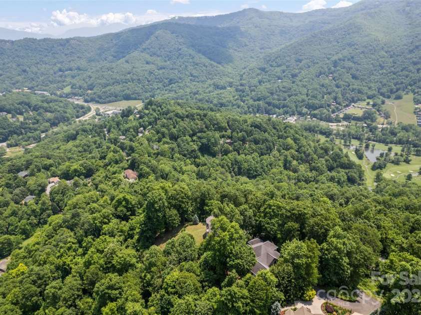 102 Coyote Ridge, Maggie Valley, NC 28751.  MLS# CAR4268355, YatesRealty ID 22061. 