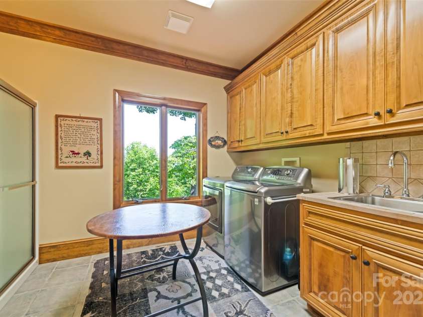 102 Coyote Ridge, Maggie Valley, NC 28751.  MLS# CAR4268355, YatesRealty ID 22061. 