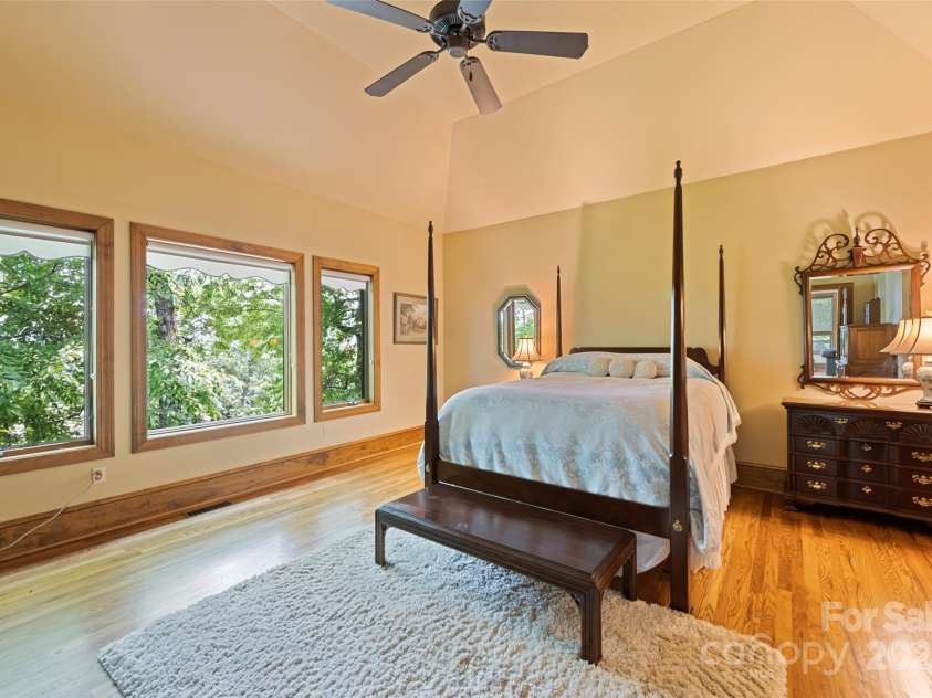 102 Coyote Ridge, Maggie Valley, NC 28751.  MLS# CAR4268355, YatesRealty ID 22061. 