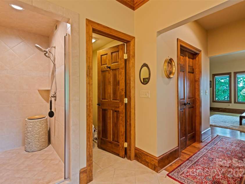 102 Coyote Ridge, Maggie Valley, NC 28751.  MLS# CAR4268355, YatesRealty ID 22061. 