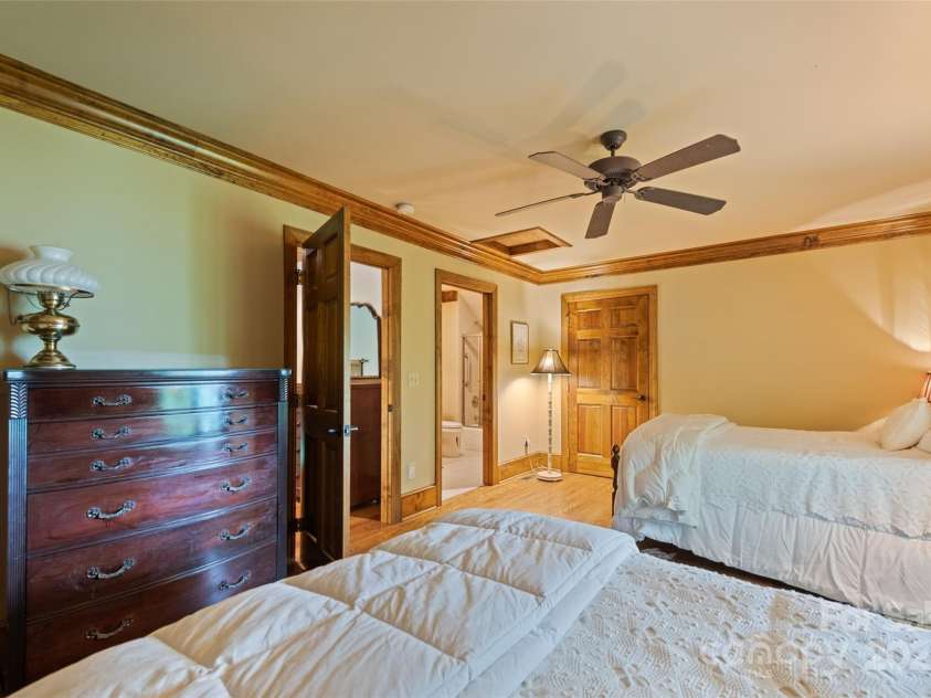 102 Coyote Ridge, Maggie Valley, NC 28751.  MLS# CAR4268355, YatesRealty ID 22061. 