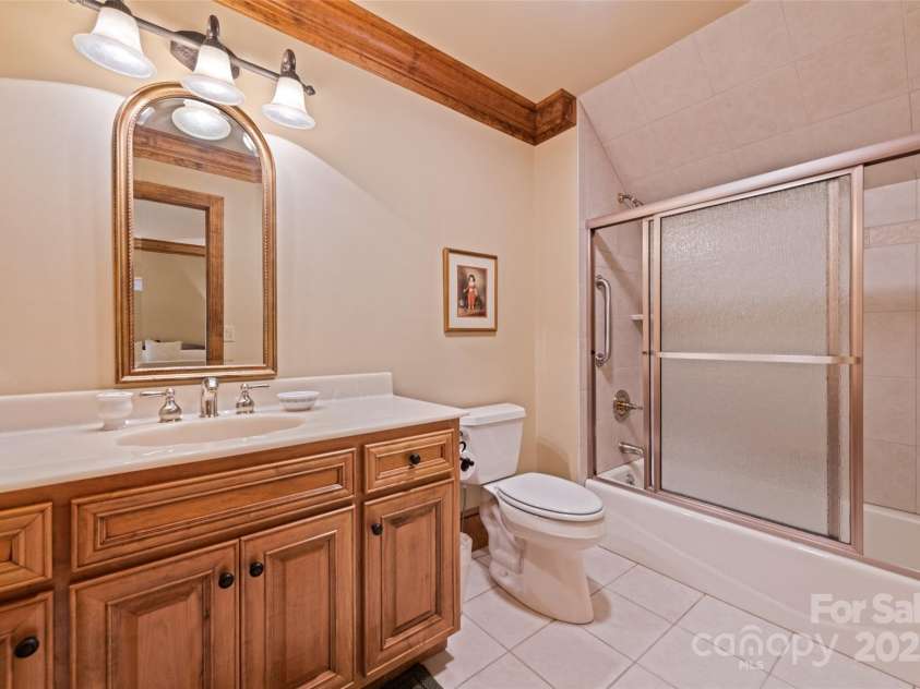 102 Coyote Ridge, Maggie Valley, NC 28751.  MLS# CAR4268355, YatesRealty ID 22061. 