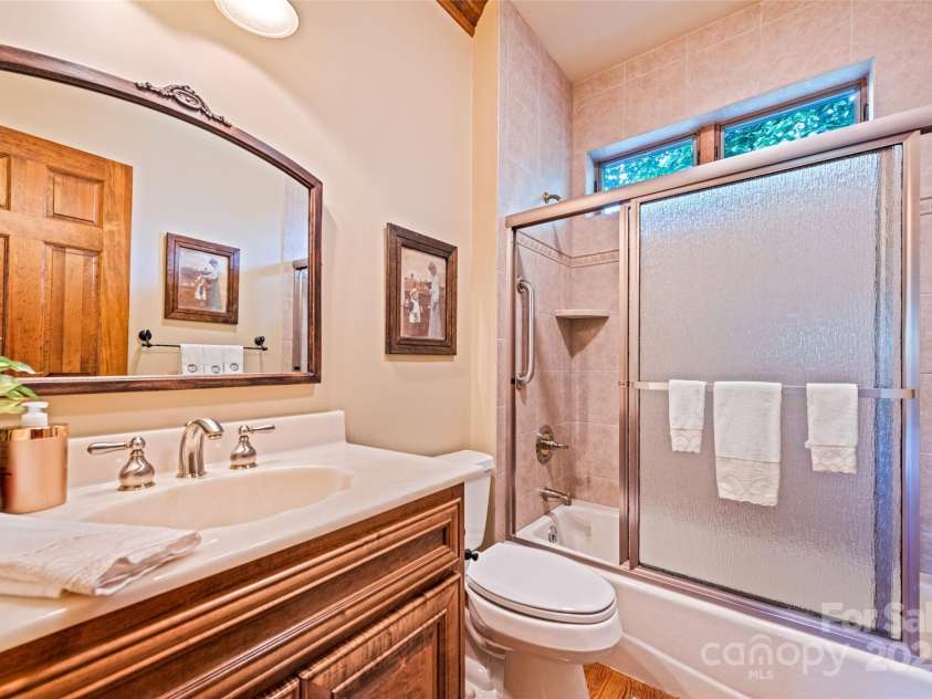 102 Coyote Ridge, Maggie Valley, NC 28751.  MLS# CAR4268355, YatesRealty ID 22061. 