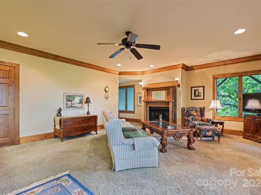 102 Coyote Ridge, Maggie Valley, NC 28751.  MLS# CAR4268355, YatesRealty ID 22061. 