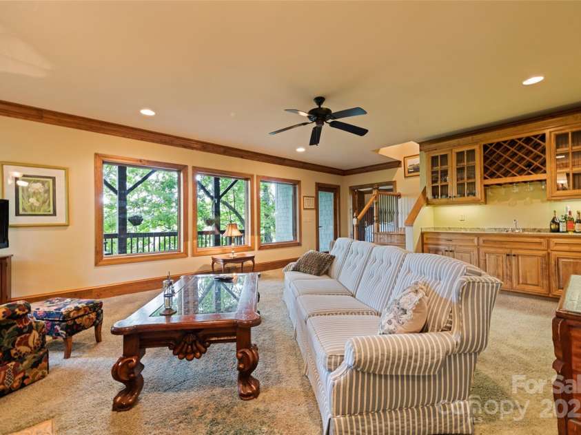 102 Coyote Ridge, Maggie Valley, NC 28751.  MLS# CAR4268355, YatesRealty ID 22061. 