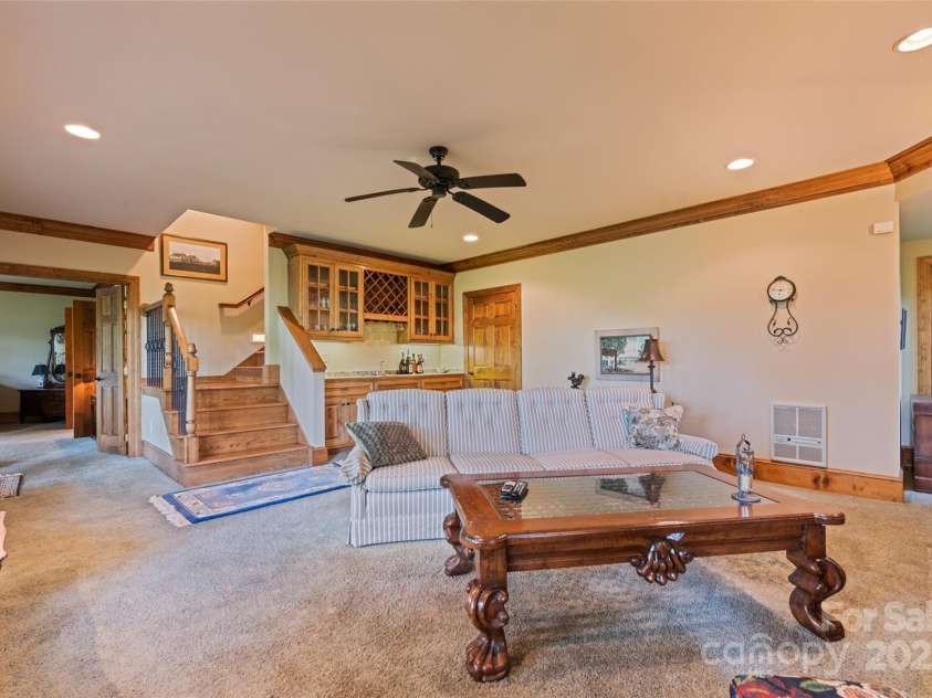 102 Coyote Ridge, Maggie Valley, NC 28751.  MLS# CAR4268355, YatesRealty ID 22061. 