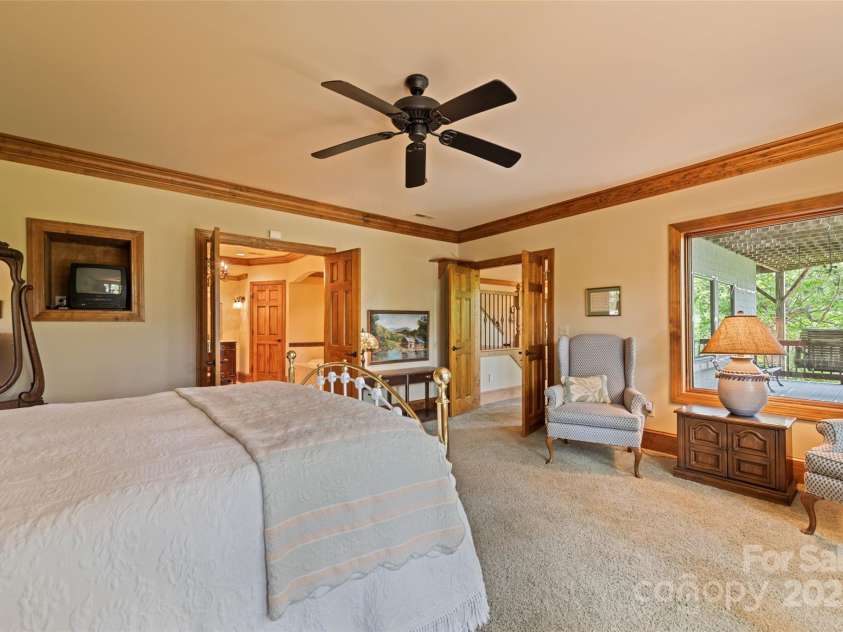 102 Coyote Ridge, Maggie Valley, NC 28751.  MLS# CAR4268355, YatesRealty ID 22061. 