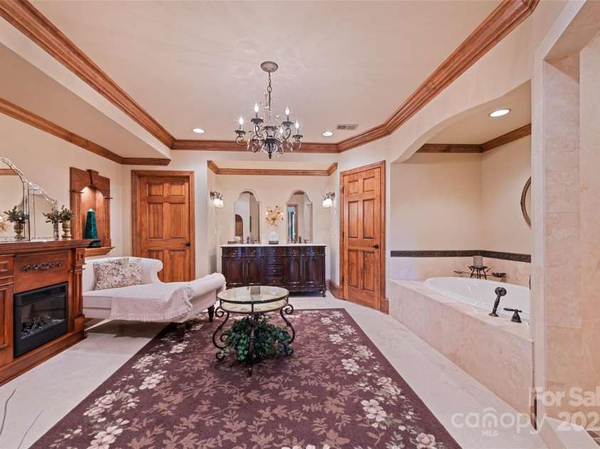 102 Coyote Ridge, Maggie Valley, NC 28751.  MLS# CAR4268355, YatesRealty ID 22061. 