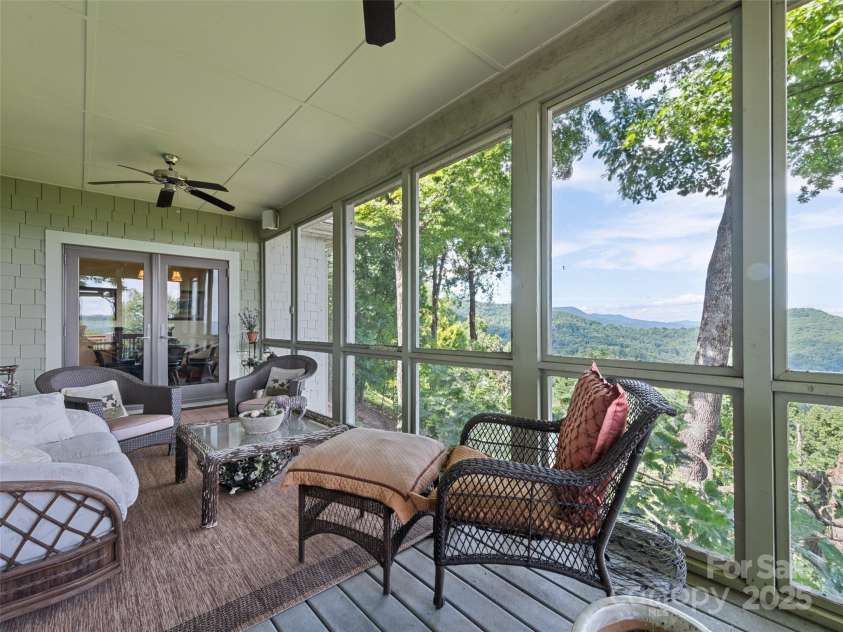 102 Coyote Ridge, Maggie Valley, NC 28751.  MLS# CAR4268355, YatesRealty ID 22061. 