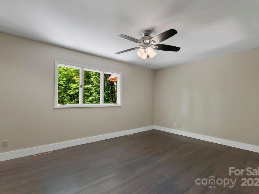 82 Sunburst Drive, Waynesville, NC 28786.  MLS# CAR4260464, YatesRealty ID 22062. 