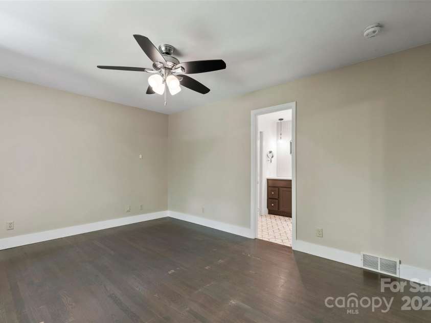 82 Sunburst Drive, Waynesville, NC 28786.  MLS# CAR4260464, YatesRealty ID 22062. 