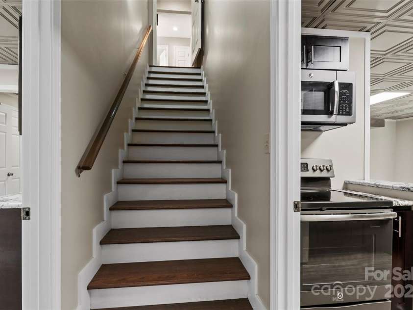 82 Sunburst Drive, Waynesville, NC 28786.  MLS# CAR4260464, YatesRealty ID 22062. 