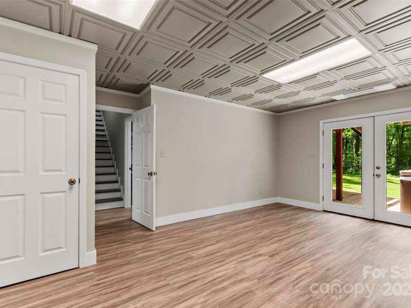 82 Sunburst Drive, Waynesville, NC 28786.  MLS# CAR4260464, YatesRealty ID 22062. 