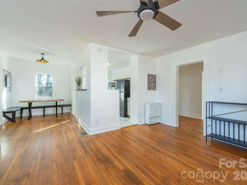 17 Springdale Avenue, Asheville, NC 28803.  MLS# CAR4382261, YatesRealty ID 22063. 
