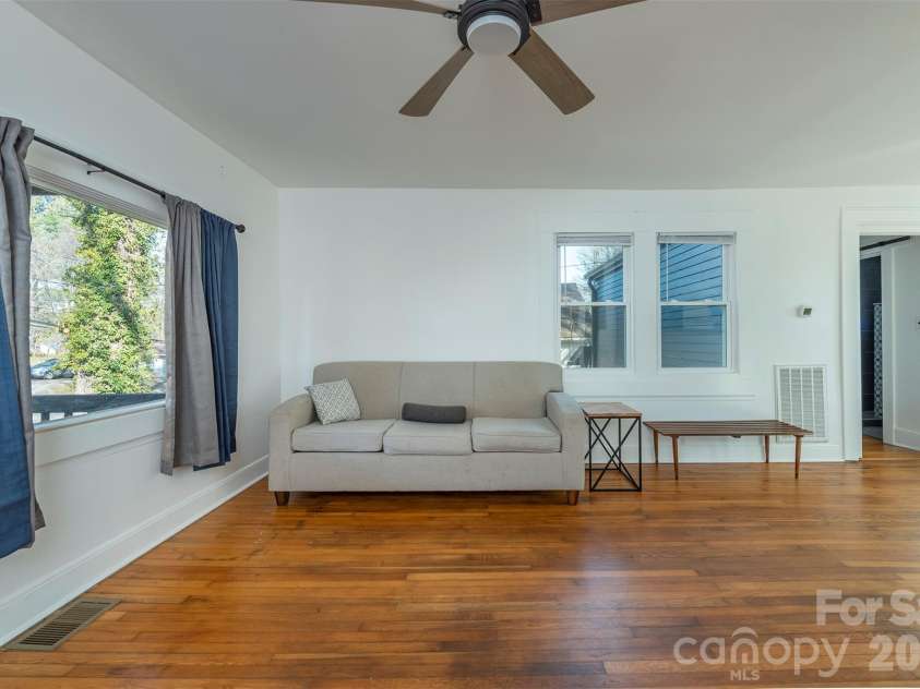 17 Springdale Avenue, Asheville, NC 28803.  MLS# CAR4382261, YatesRealty ID 22063. 