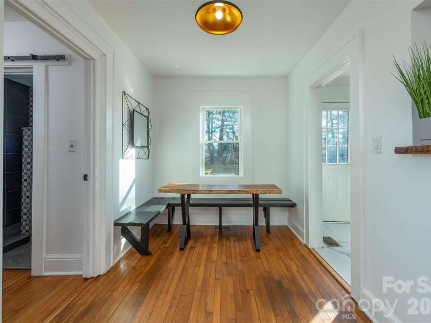 17 Springdale Avenue, Asheville, NC 28803.  MLS# CAR4382261, YatesRealty ID 22063. 