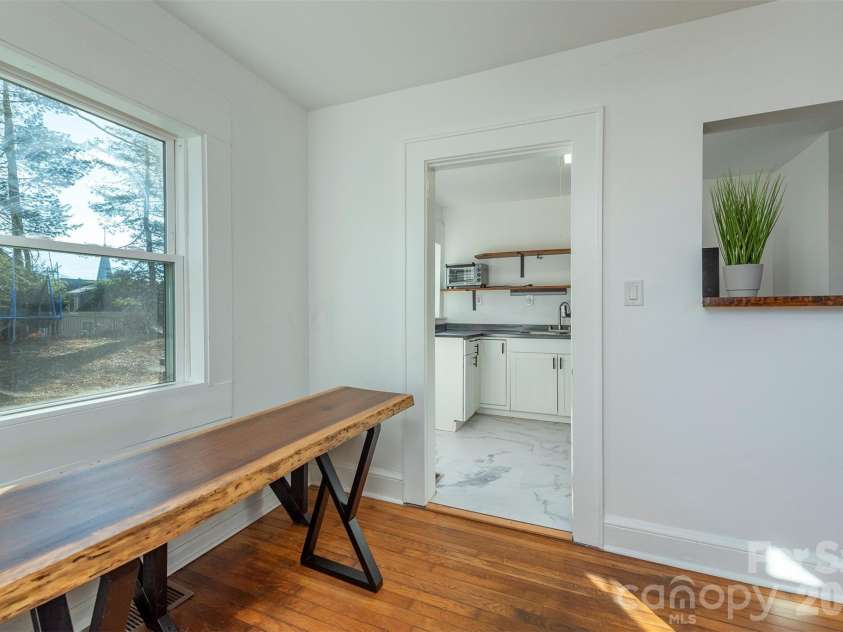17 Springdale Avenue, Asheville, NC 28803.  MLS# CAR4382261, YatesRealty ID 22063. 