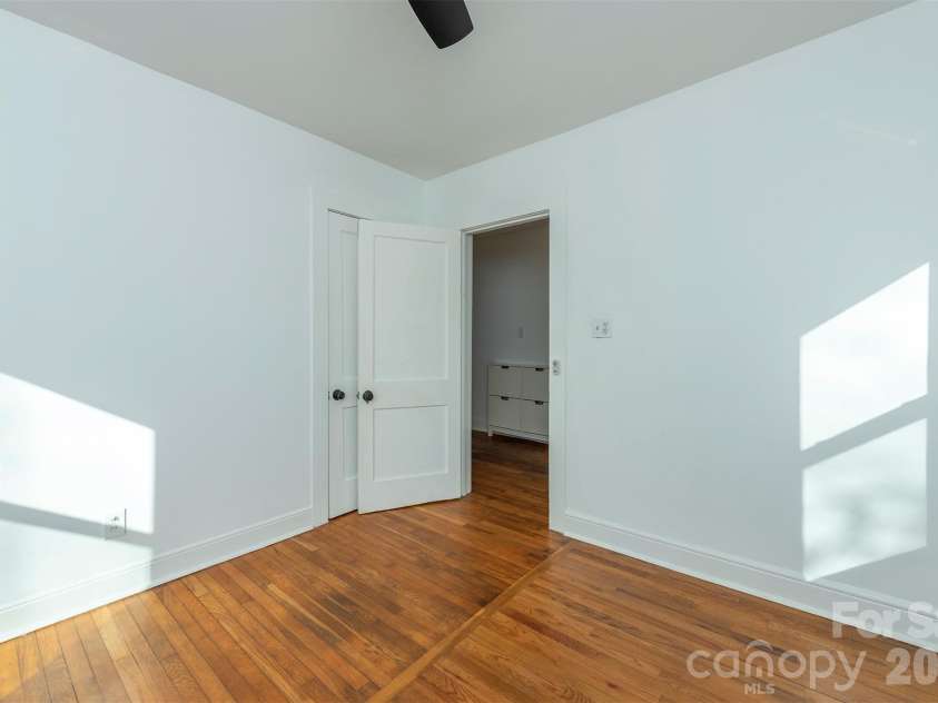17 Springdale Avenue, Asheville, NC 28803.  MLS# CAR4382261, YatesRealty ID 22063. 