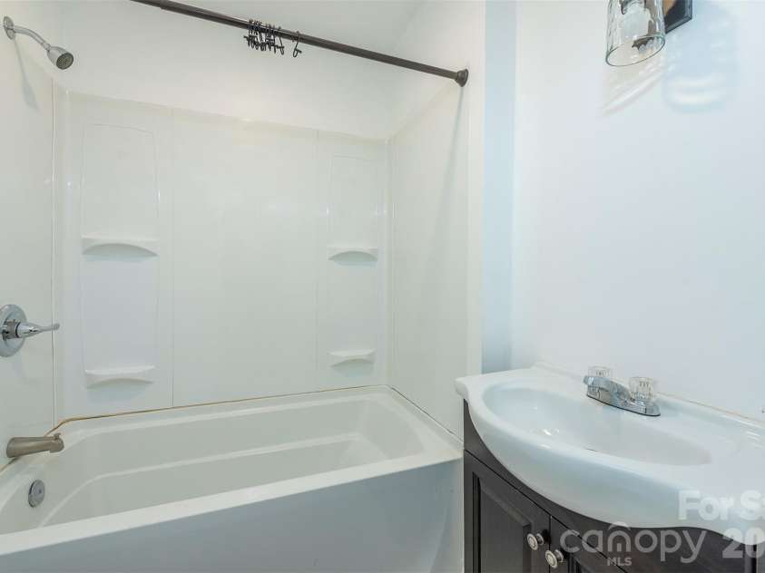 17 Springdale Avenue, Asheville, NC 28803.  MLS# CAR4382261, YatesRealty ID 22063. 