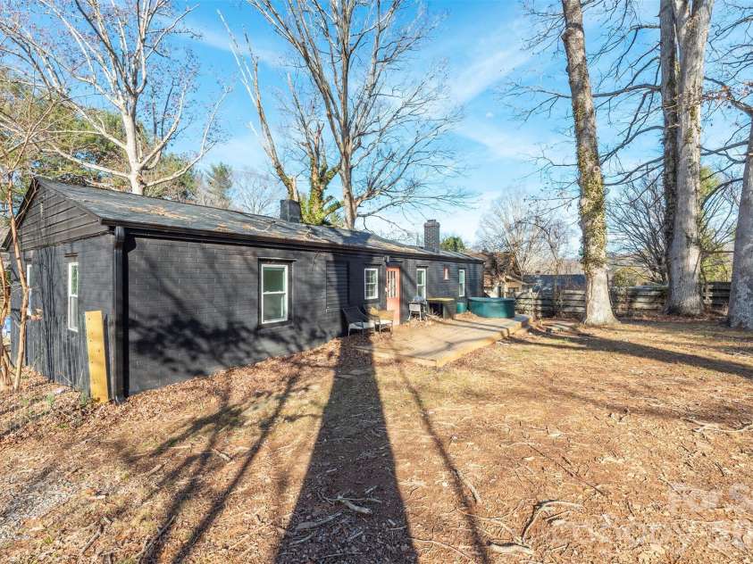 17 Springdale Avenue, Asheville, NC 28803.  MLS# CAR4382261, YatesRealty ID 22063. 