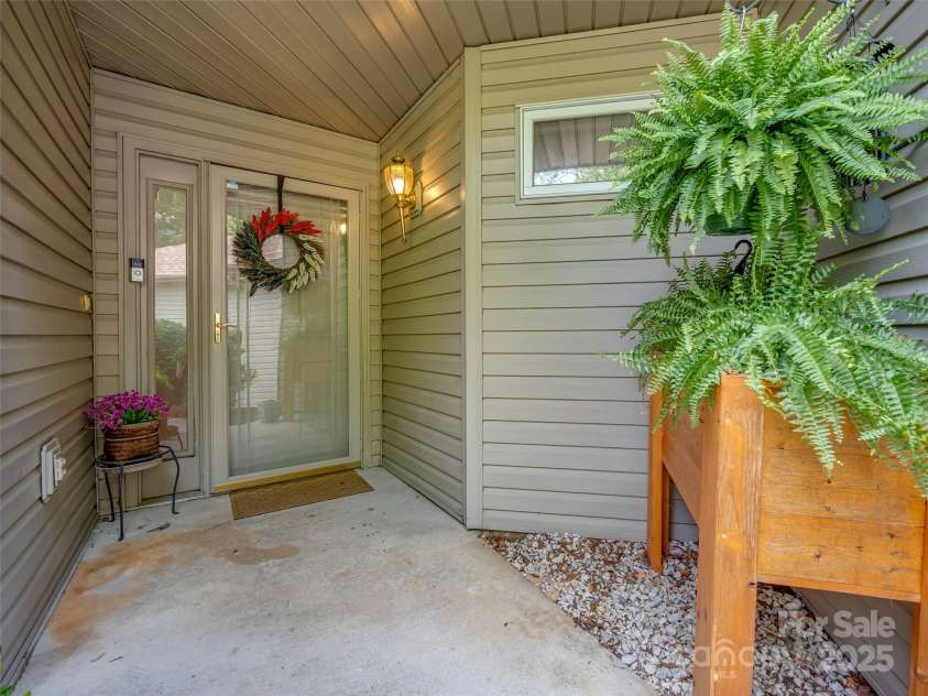 12 Tisha Lane, Hendersonville, NC 28739.  MLS# CAR4271897, YatesRealty ID 22064. 