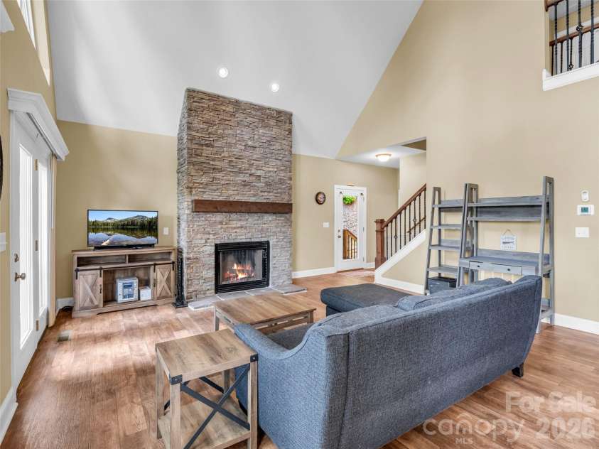 227 Snug Harbor Circle, Lake Lure, NC 28746.  MLS# CAR4380922, YatesRealty ID 22064. Family Room