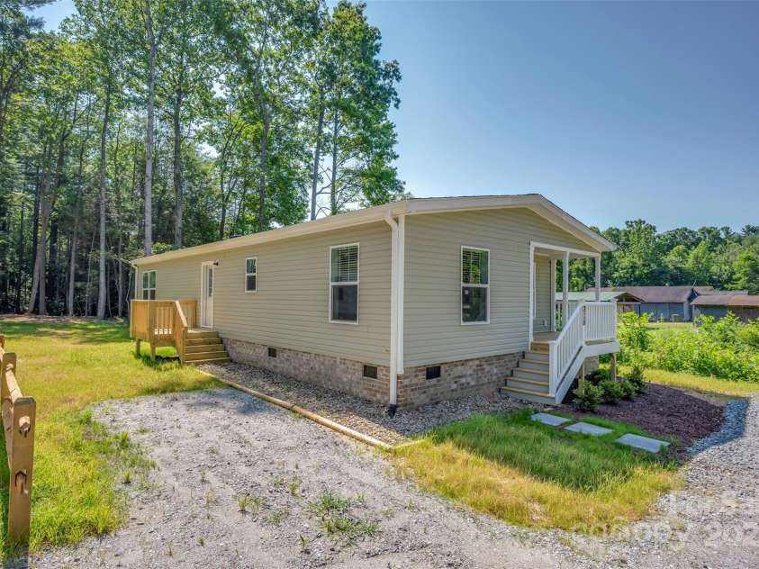 314 Mine Gap Road, East Flat Rock, NC 28726.  MLS# CAR4274648, YatesRealty ID 22066. 