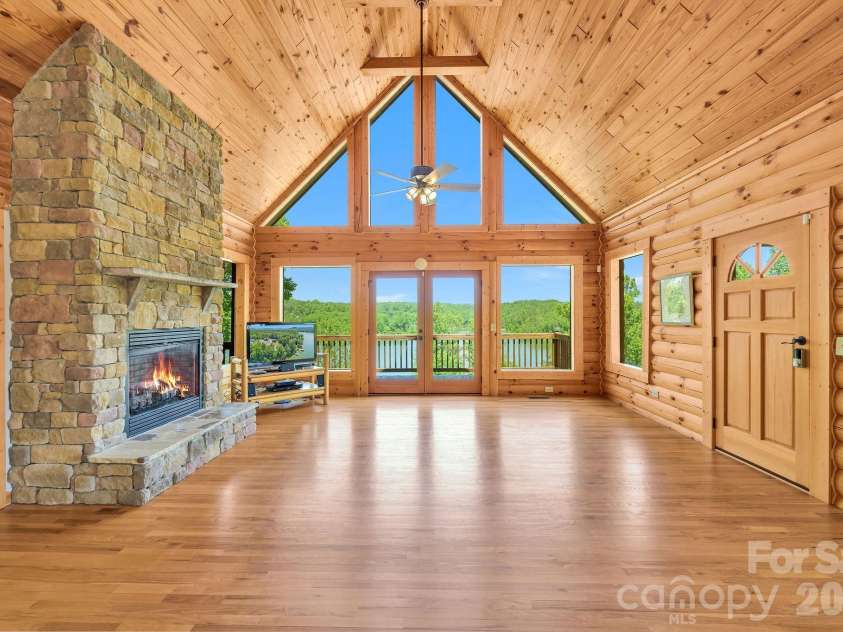 318 Heron Point Drive, Wilkesboro, NC 28697.  MLS# CAR4382408, YatesRealty ID 22066. 